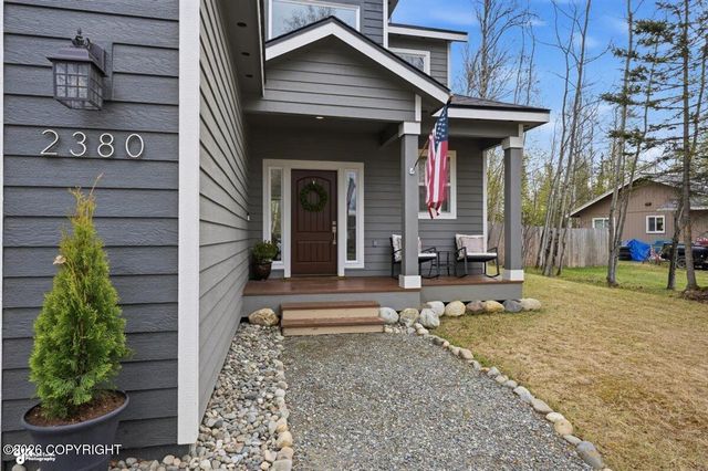 2380 E Grizzly Bear Drive, Wasilla, AK 99654