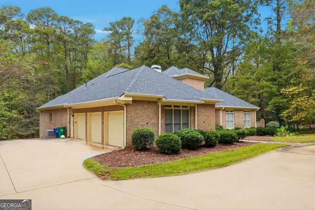 1988 Fairgreen Drive, Stone Mountain, GA 30087