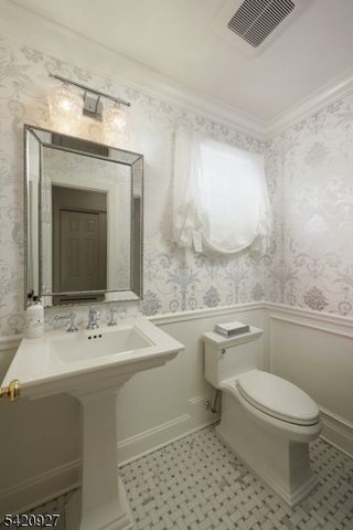 12 Buttonwood Ct, Montgomery Twp., NJ 08502