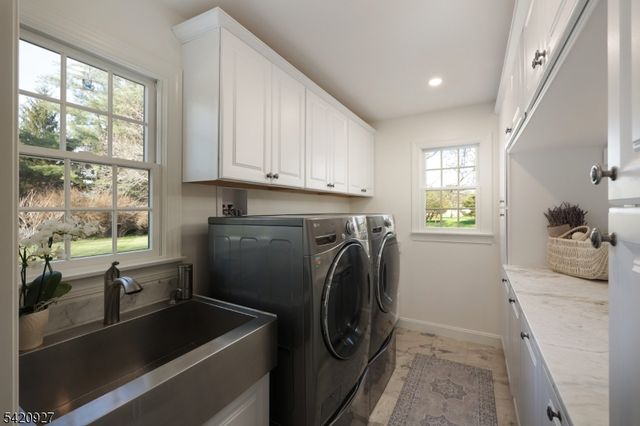 12 Buttonwood Ct, Montgomery Twp., NJ 08502