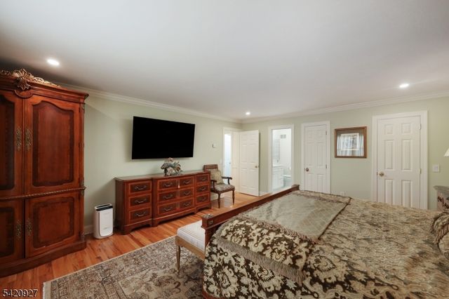 12 Buttonwood Ct, Montgomery Twp., NJ 08502