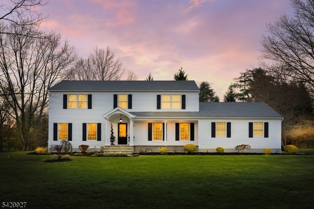 12 Buttonwood Ct, Montgomery Twp., NJ 08502