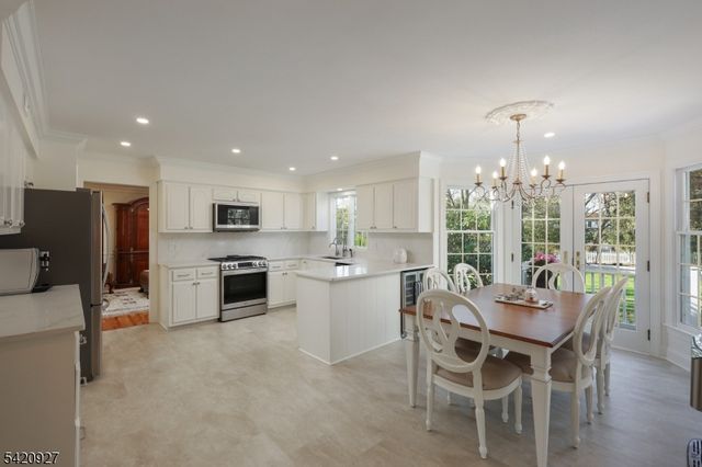 12 Buttonwood Ct, Montgomery Twp., NJ 08502