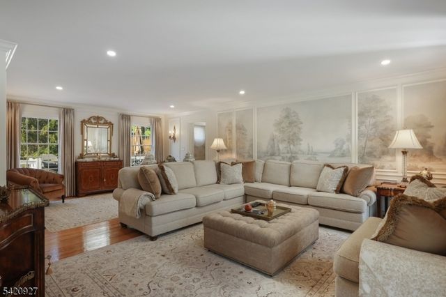 12 Buttonwood Ct, Montgomery Twp., NJ 08502