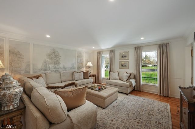 12 Buttonwood Ct, Montgomery Twp., NJ 08502