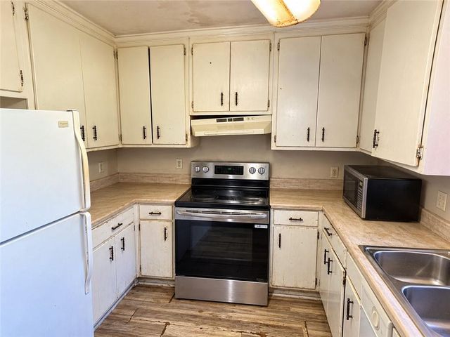 6260 Mozart Drive, Riverdale, GA 30296
