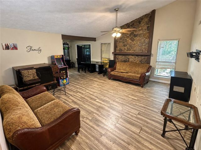 6260 Mozart Drive, Riverdale, GA 30296