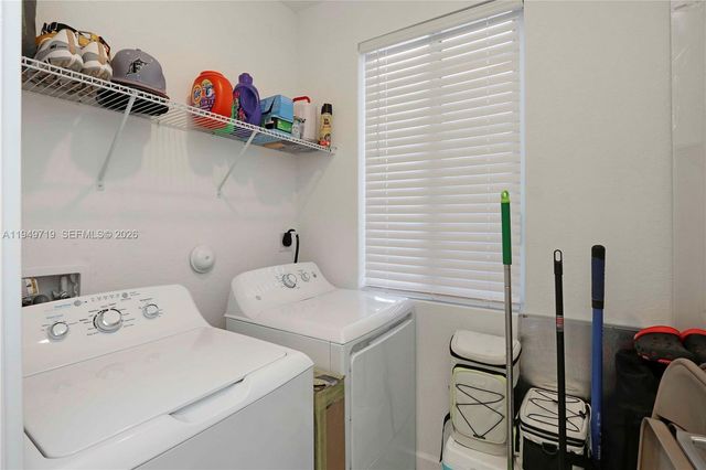 2432 SE 10th Court, Homestead, FL 33035