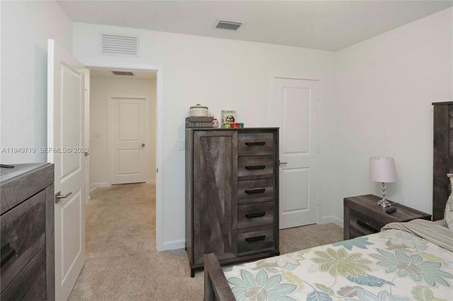 2432 SE 10th Court, Homestead, FL 33035
