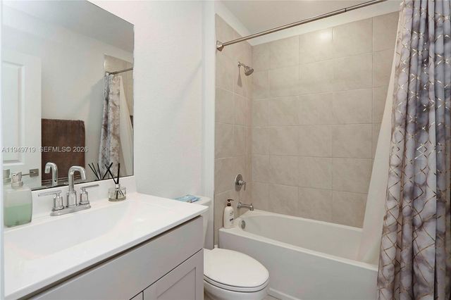 2432 SE 10th Court, Homestead, FL 33035