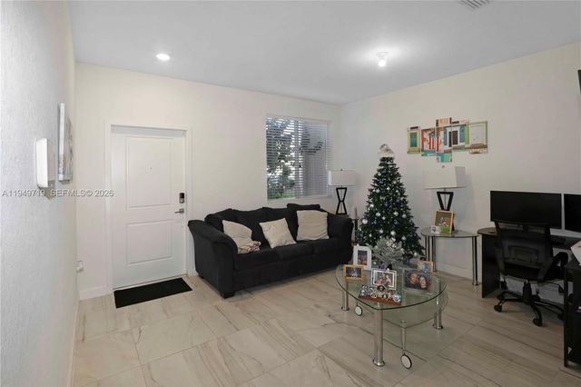 2432 SE 10th Court, Homestead, FL 33035