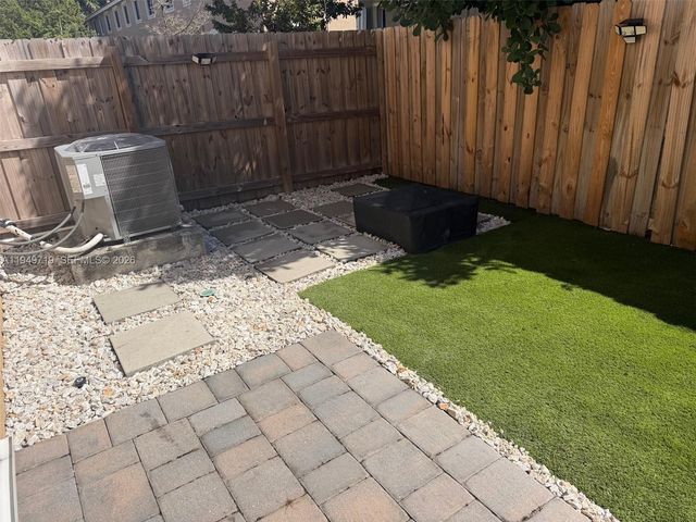2432 SE 10th Court, Homestead, FL 33035