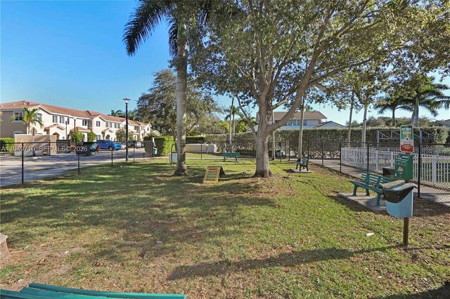 2432 SE 10th Court, Homestead, FL 33035