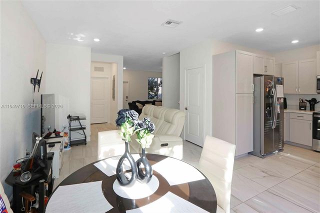 2432 SE 10th Court, Homestead, FL 33035