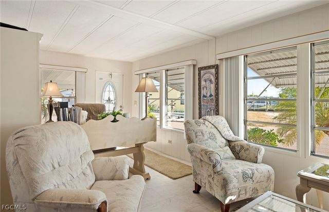 5523 Salem LN, North Fort Myers, FL 33917