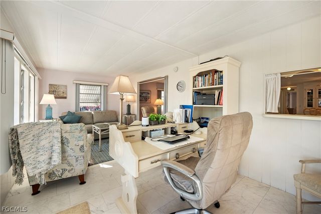 5523 Salem LN, North Fort Myers, FL 33917