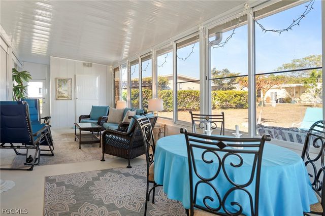 5523 Salem LN, North Fort Myers, FL 33917