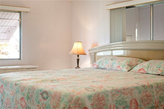 5523 Salem LN, North Fort Myers, FL 33917