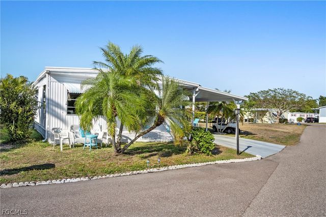 5523 Salem LN, North Fort Myers, FL 33917