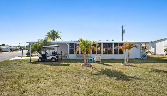 5523 Salem LN, North Fort Myers, FL 33917