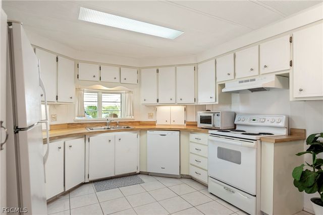 5523 Salem LN, North Fort Myers, FL 33917