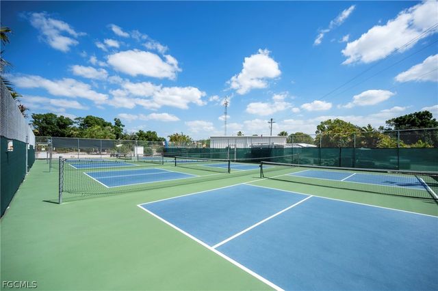 5523 Salem LN, North Fort Myers, FL 33917