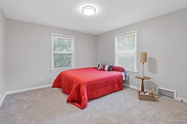 9838 Grosse Ile Parkway, Grosse Ile, MI 48138