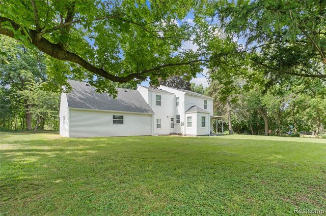 9838 Grosse Ile Parkway, Grosse Ile, MI 48138