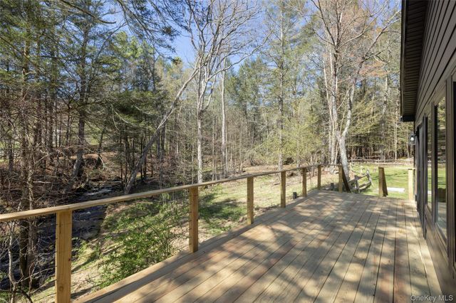 92 Upper Cherrytown Road, Kerhonkson, NY 12446