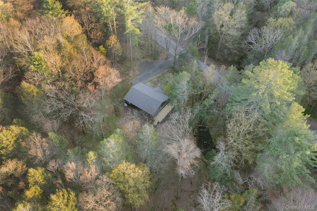 92 Upper Cherrytown Road, Kerhonkson, NY 12446