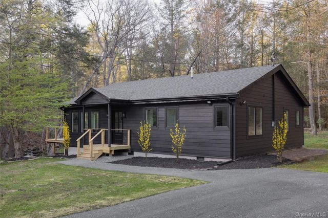 92 Upper Cherrytown Road, Kerhonkson, NY 12446