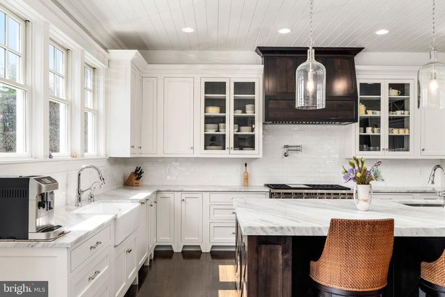 175 BERTRAND DR, Princeton, NJ 08540