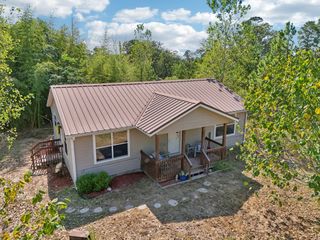 122 Rolling Pines DR, Smithville, TX 78957