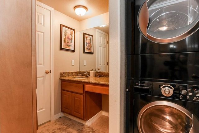 1500 East Side DR 116A, Austin, TX 78704