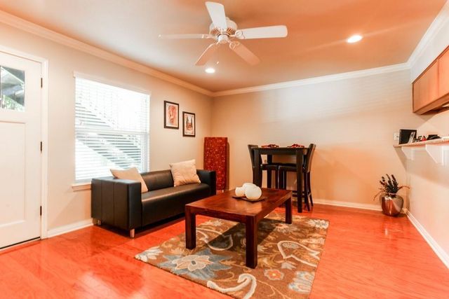 1500 East Side DR 116A, Austin, TX 78704