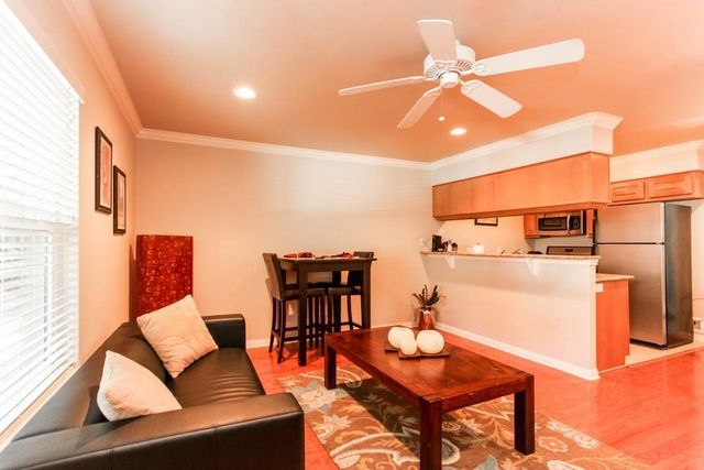 1500 East Side DR 116A, Austin, TX 78704