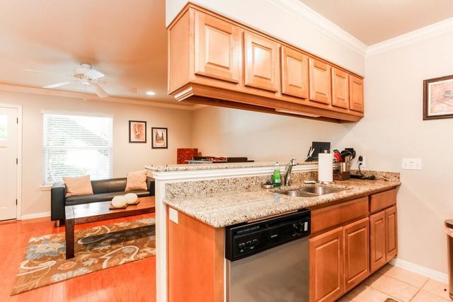 1500 East Side DR 116A, Austin, TX 78704