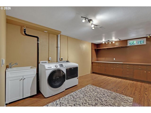 7021 Sw CANYON Ln, Portland, OR 97225