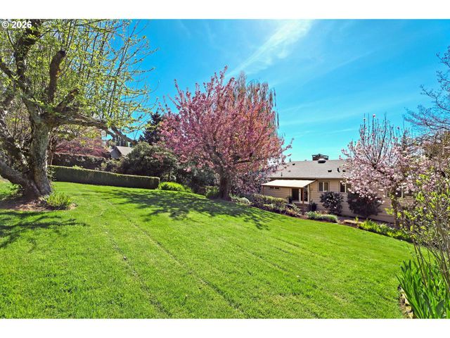 7021 Sw CANYON Ln, Portland, OR 97225