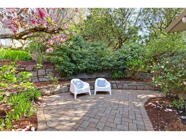 7021 Sw CANYON Ln, Portland, OR 97225