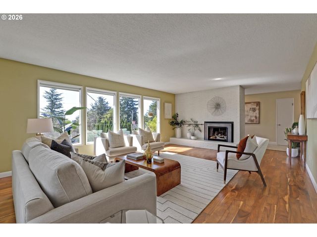 7021 Sw CANYON Ln, Portland, OR 97225