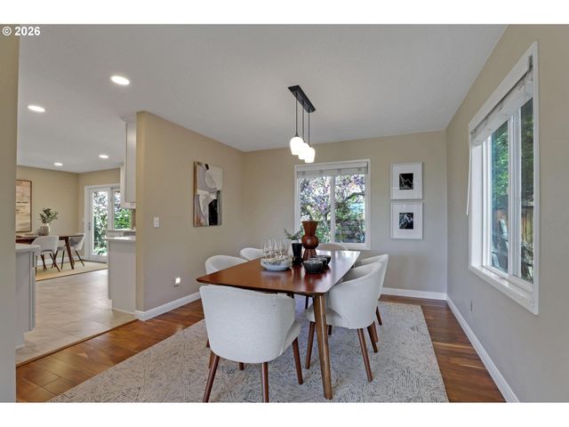 7021 Sw CANYON Ln, Portland, OR 97225