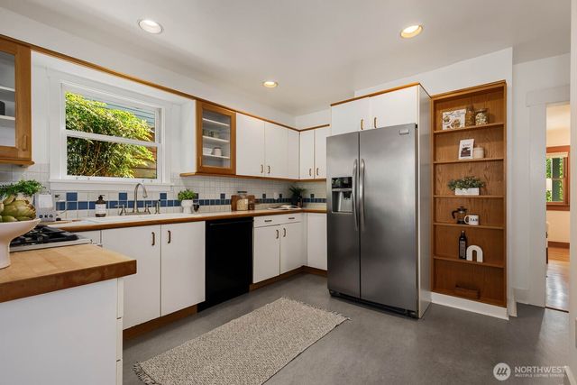 2706 1st Avenue W, Seattle, WA 98119