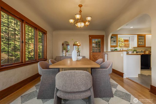 2706 1st Avenue W, Seattle, WA 98119