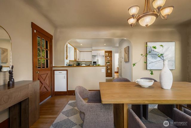 2706 1st Avenue W, Seattle, WA 98119
