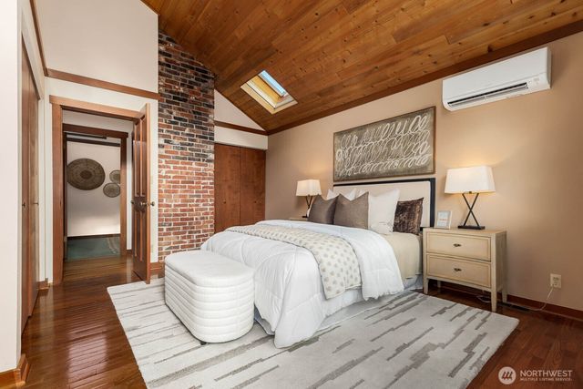 2706 1st Avenue W, Seattle, WA 98119