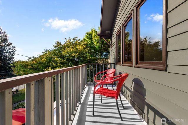 2706 1st Avenue W, Seattle, WA 98119