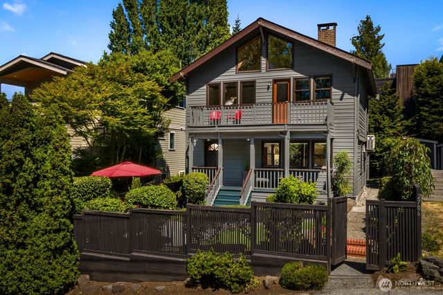 2706 1st Avenue W, Seattle, WA 98119