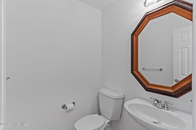 6474 Walden Pond Lane, Southport, NC 28461