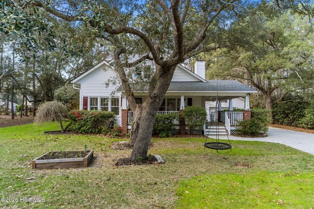 6474 Walden Pond Lane, Southport, NC 28461